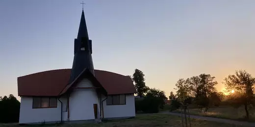 Západ slunce u kaple